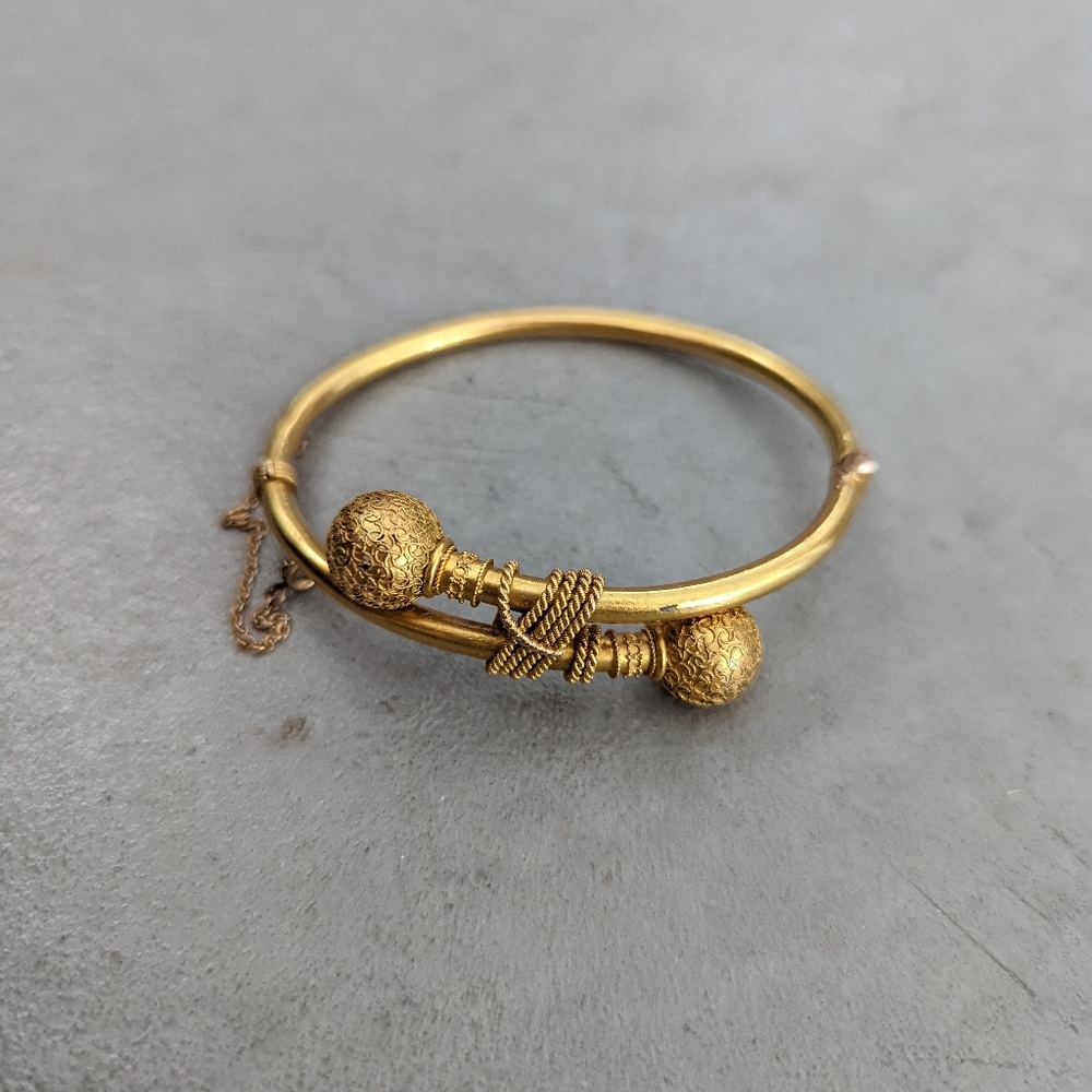 Gold bangle vintage